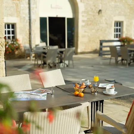 Junior Triple Pmr Résidentielle Avec Cuisine Au Manoir De Mathan à 5mn D'arromanches Et 10 Mn De Bayeux 3* Crépon