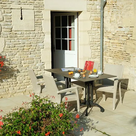 Junior Triple Pmr Résidentielle Avec Cuisine Au Manoir De Mathan à 5mn D'arromanches Et 10 Mn De Bayeux 3*