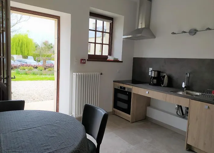 Junior Triple Pmr Résidentielle Avec Cuisine Au Manoir De Mathan à 5mn D'arromanches Et 10 Mn De Bayeux Apartahotel